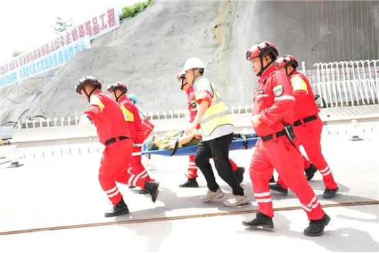 03 渝萬(wàn)高鐵隧道火災(zāi)及坍塌事故 綜合應(yīng)急演練在站前8標(biāo)成功舉行633.png
